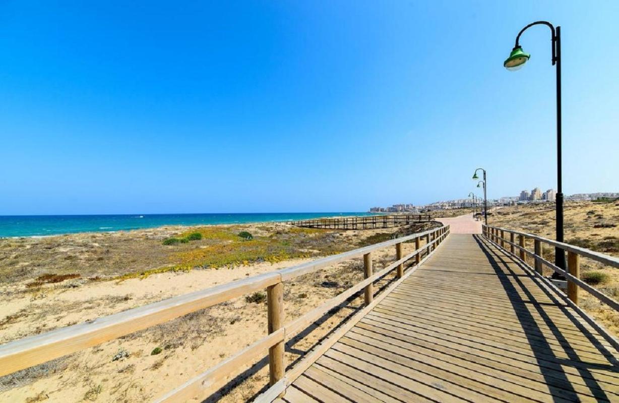 Apartment With Pool, Sea Views & Balcony Less Than 10Min Walk To La Mata Beach! Torrevieja Exterior foto